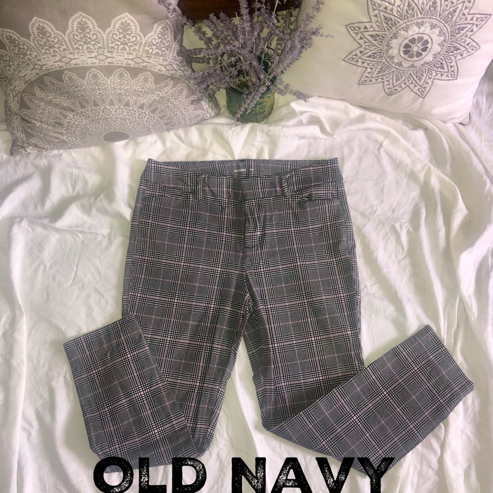 OLD NAVY- SZ 10 PIXIE PANTS.  BLK/WHT/PINK